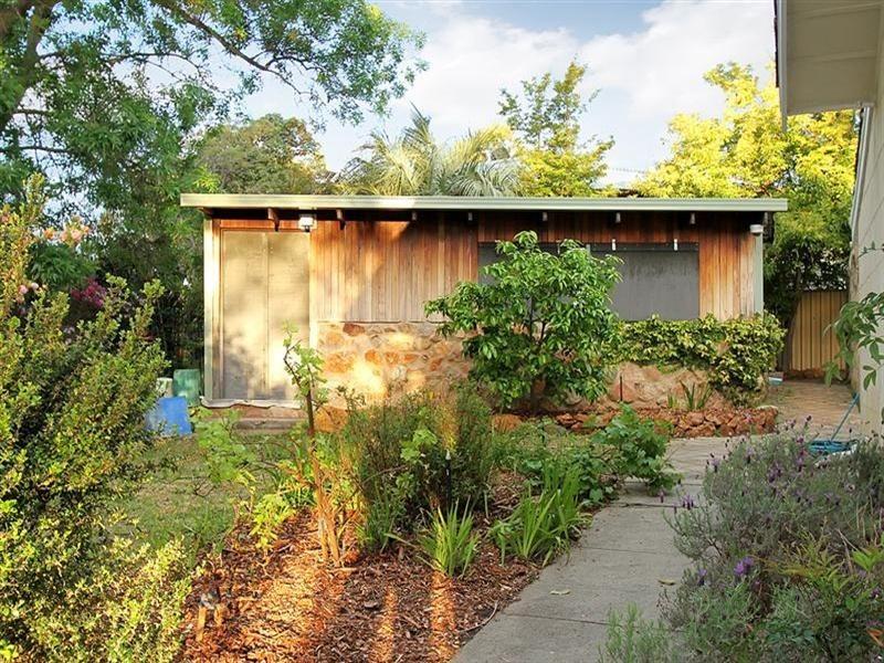 63 Lyndhurst Road, Kalamunda WA 6076