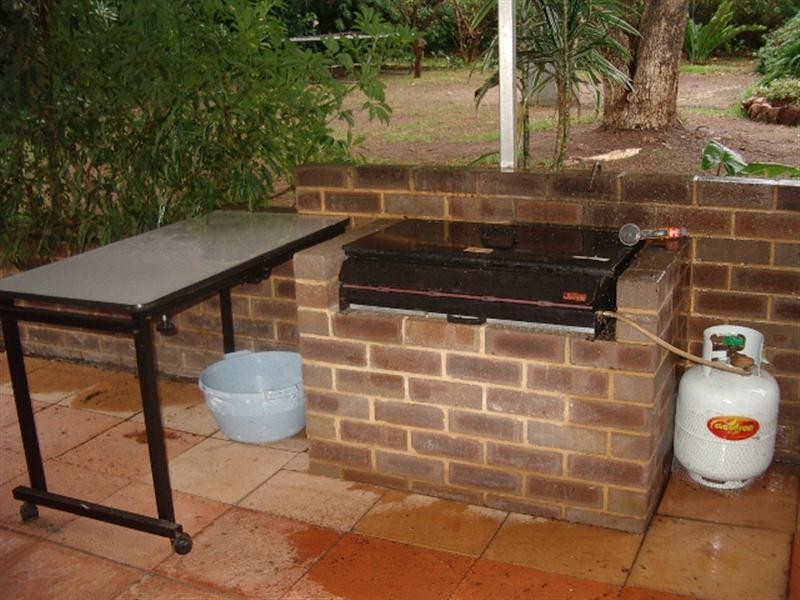 31 Gloucester Road, Kalamunda WA 6076