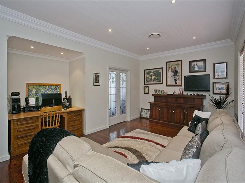 10 Stanhope Road, Kalamunda WA 6076