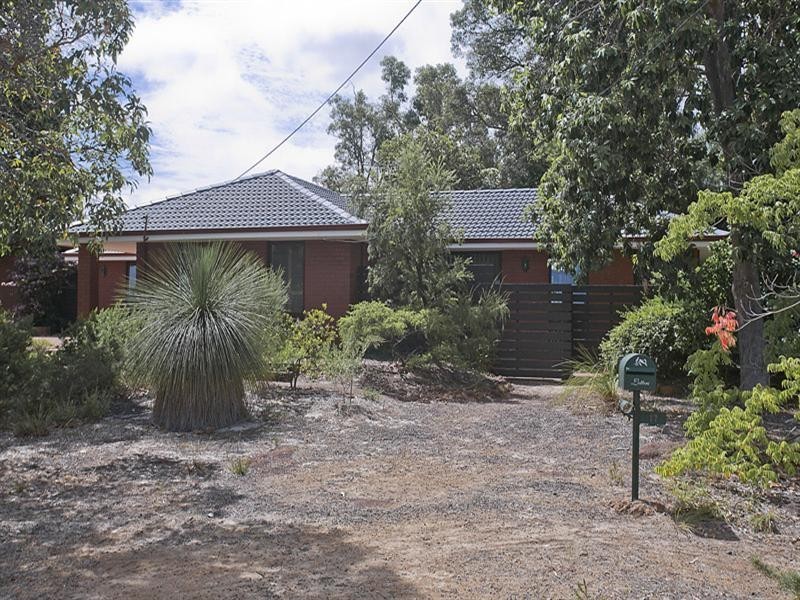 17 Rosemount Terrace, Lesmurdie WA 6076