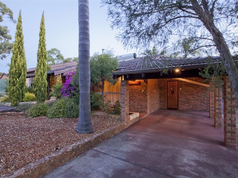 17 Glyde Road, Lesmurdie WA 6076