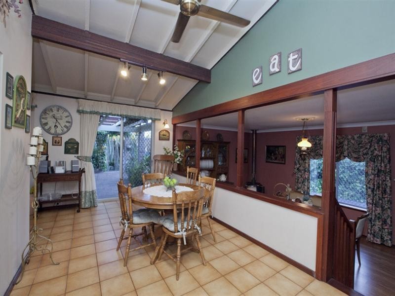 17 Glyde Road, Lesmurdie WA 6076