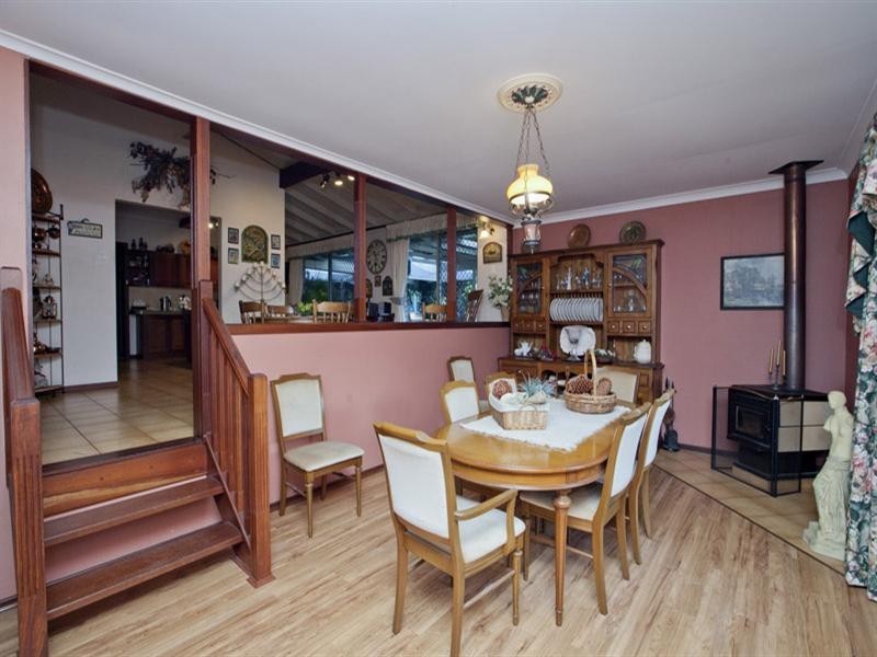 17 Glyde Road, Lesmurdie WA 6076