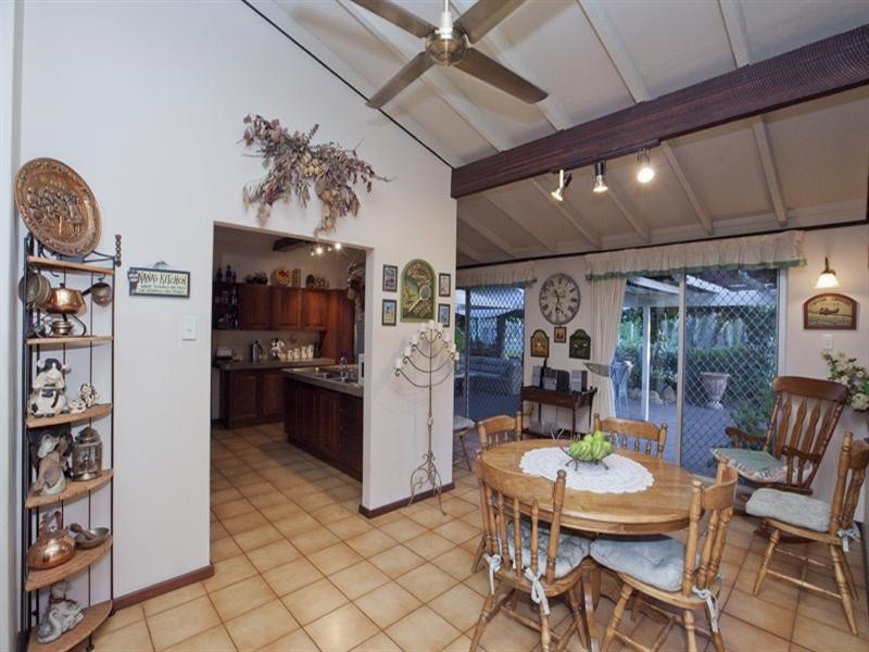 17 Glyde Road, Lesmurdie WA 6076