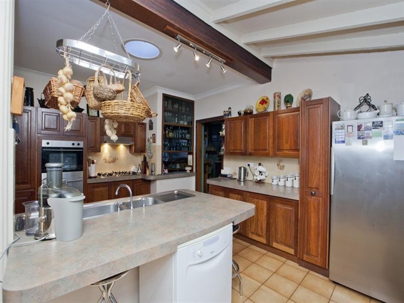 17 Glyde Road, Lesmurdie WA 6076