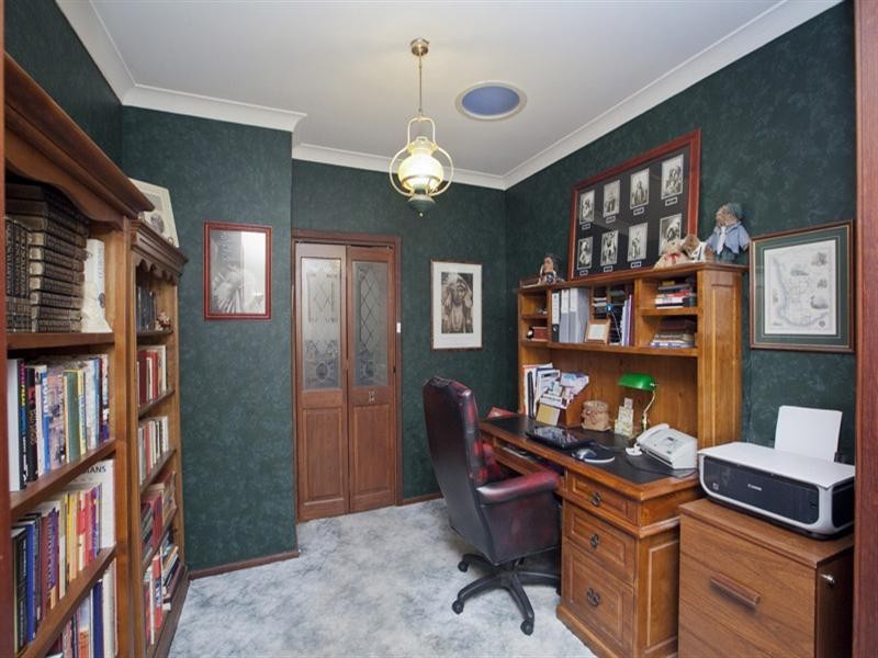 17 Glyde Road, Lesmurdie WA 6076