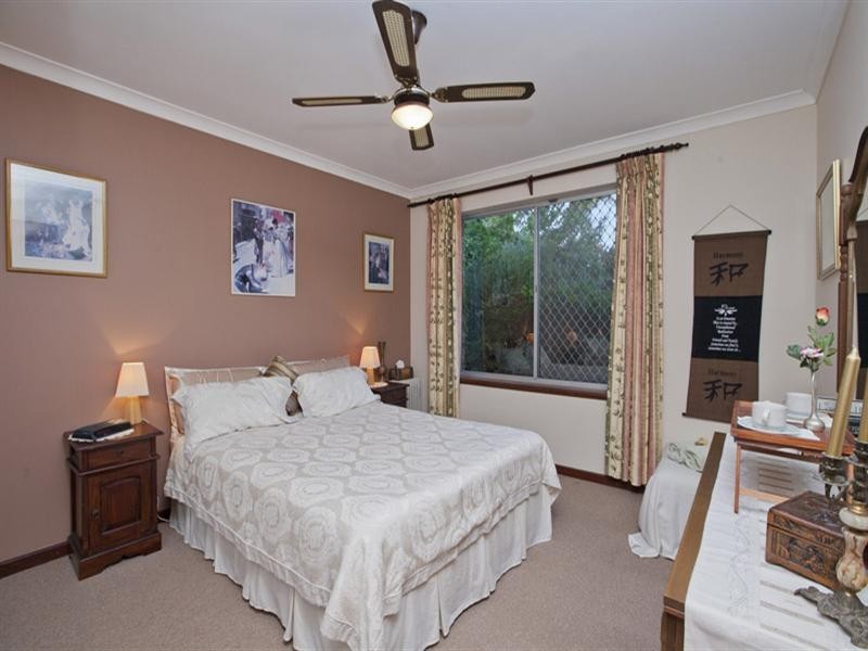 17 Glyde Road, Lesmurdie WA 6076