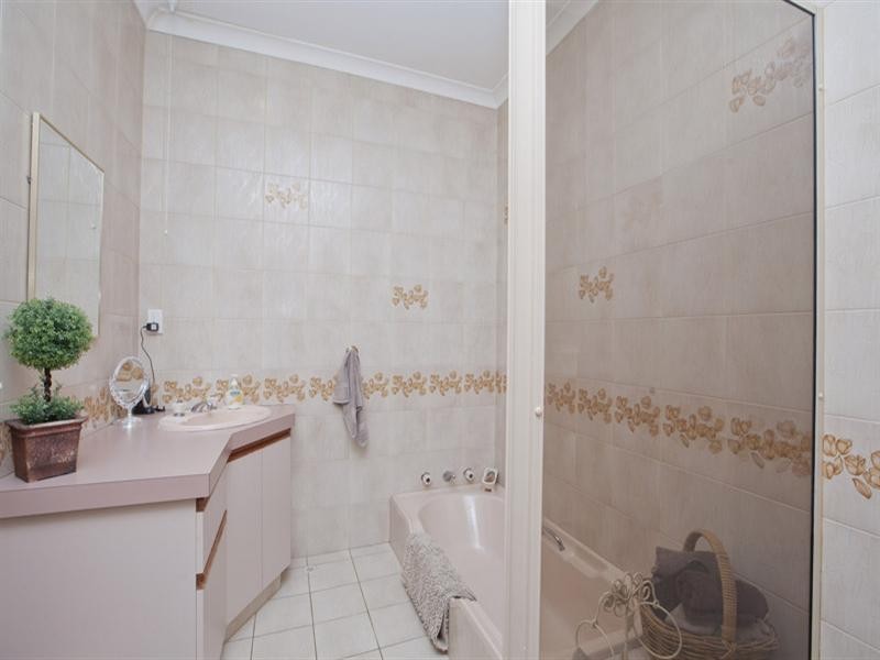 17 Glyde Road, Lesmurdie WA 6076