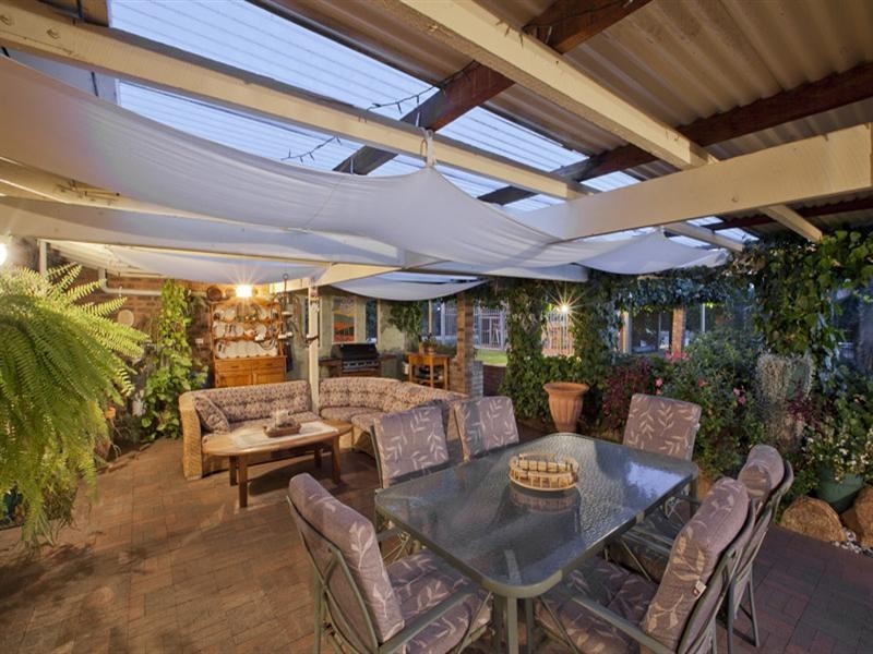 17 Glyde Road, Lesmurdie WA 6076