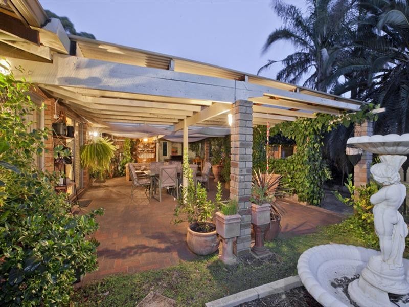 17 Glyde Road, Lesmurdie WA 6076