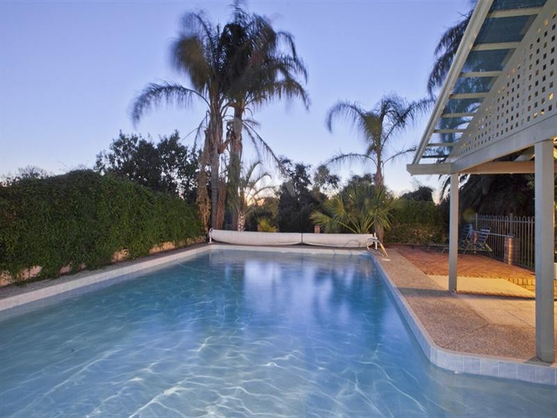 17 Glyde Road, Lesmurdie WA 6076