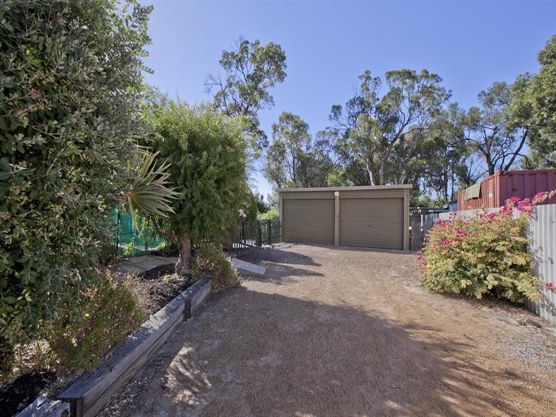 90 Grove Road, Lesmurdie WA 6076