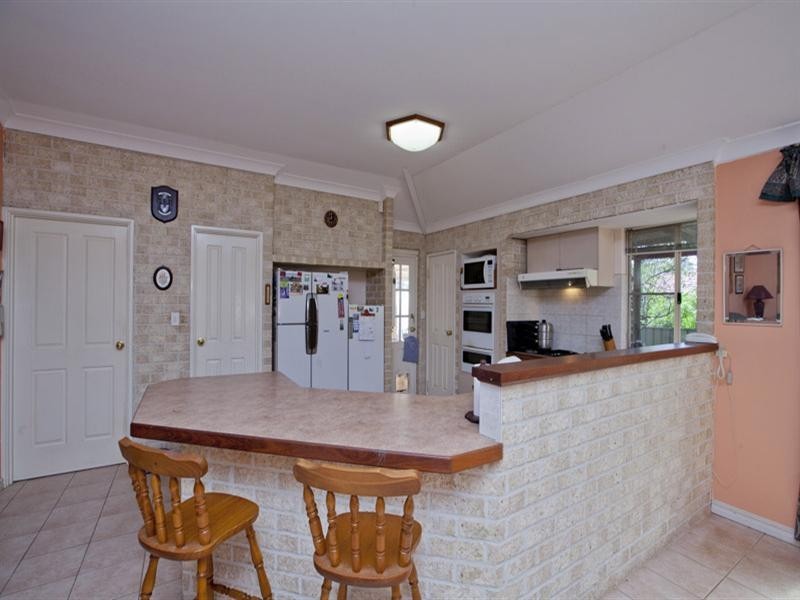 18 Collins Road, Kalamunda WA 6076