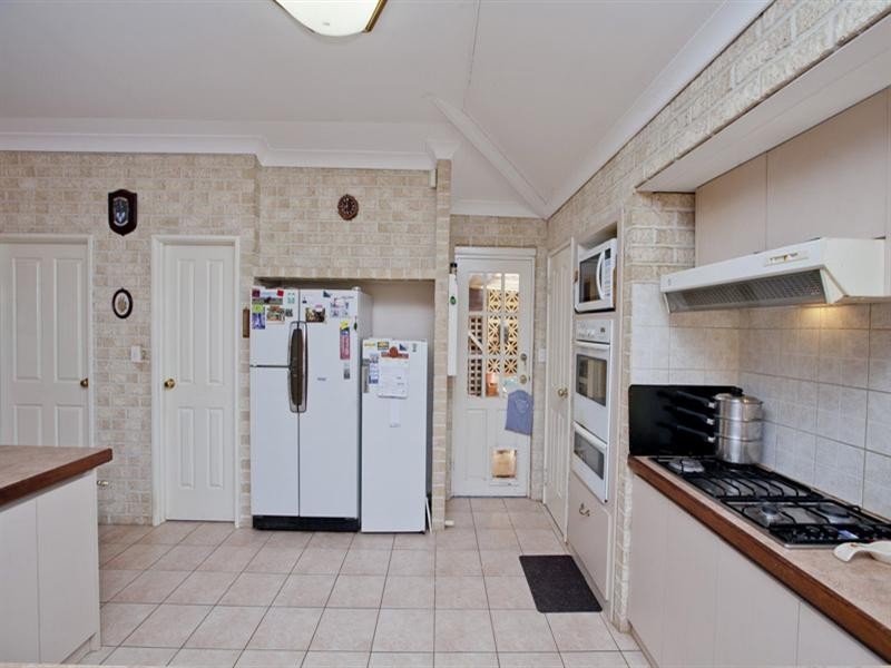 18 Collins Road, Kalamunda WA 6076