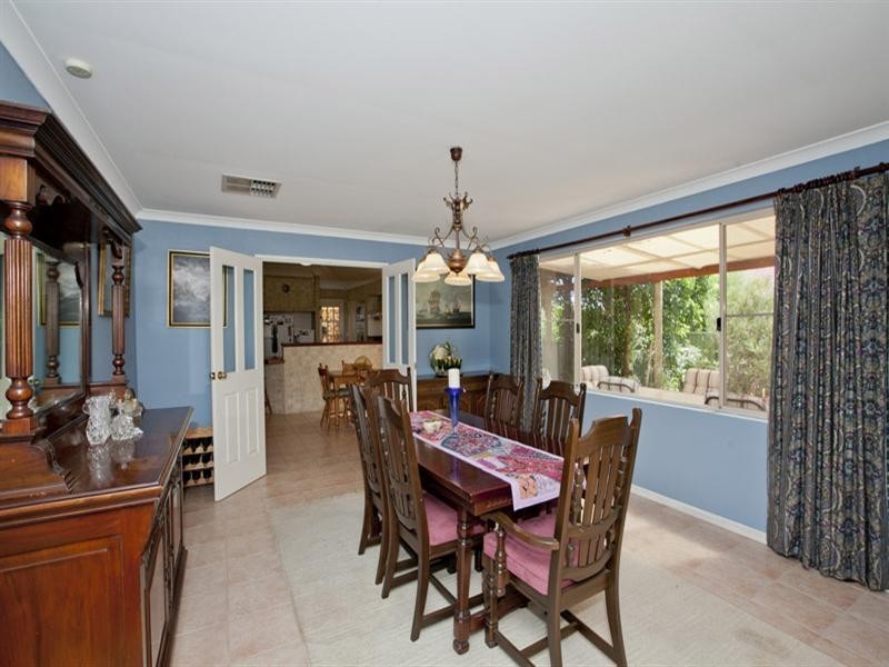 18 Collins Road, Kalamunda WA 6076