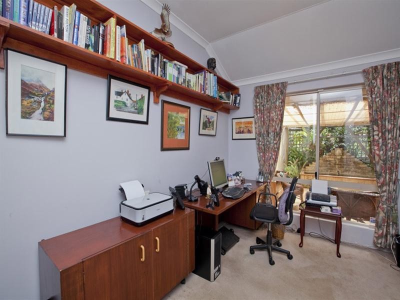 18 Collins Road, Kalamunda WA 6076