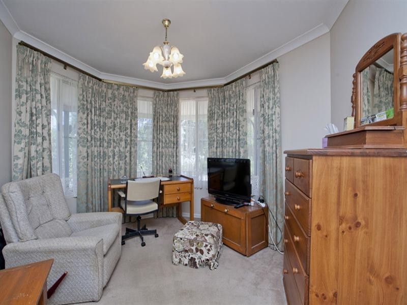 18 Collins Road, Kalamunda WA 6076