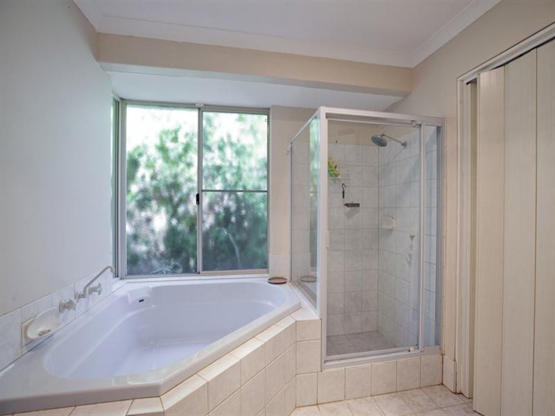 18 Collins Road, Kalamunda WA 6076