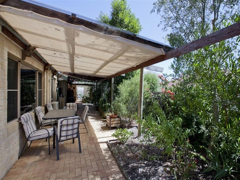 18 Collins Road, Kalamunda WA 6076