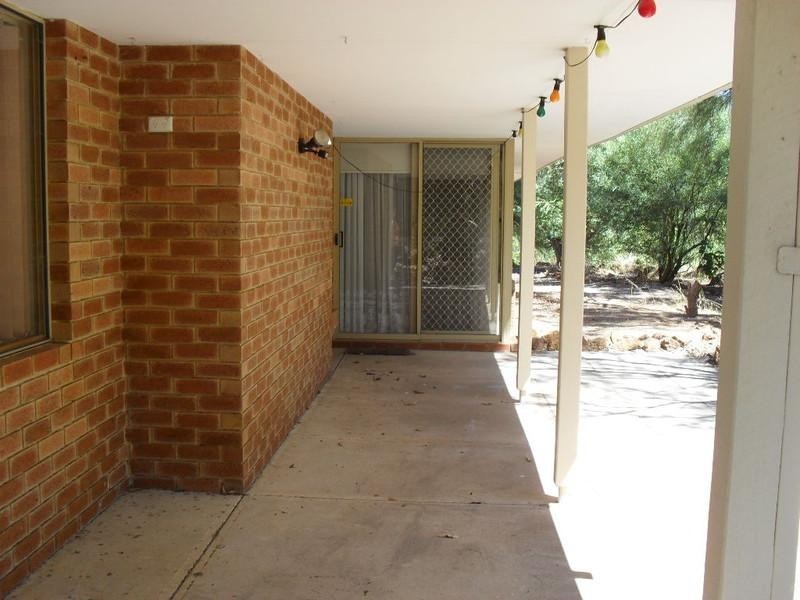 195 Lesmurdie Road, Lesmurdie WA 6076