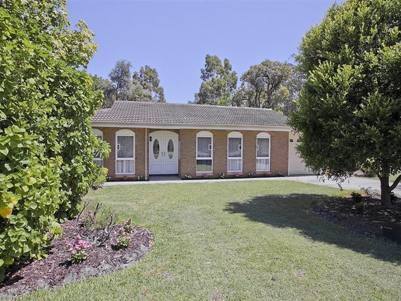 61 Regency Drive, Thornlie WA 6108