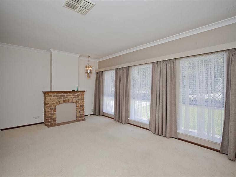 61 Regency Drive, Thornlie WA 6108