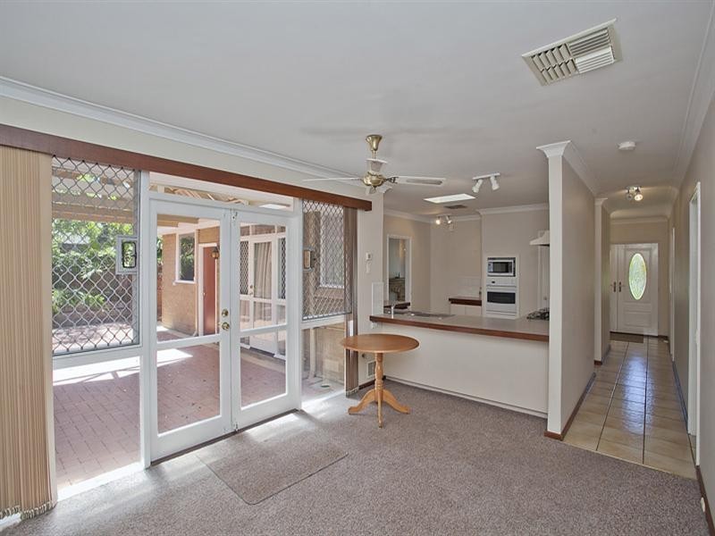 61 Regency Drive, Thornlie WA 6108