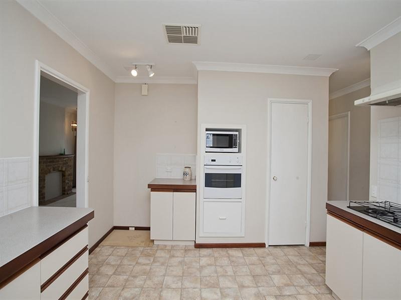 61 Regency Drive, Thornlie WA 6108