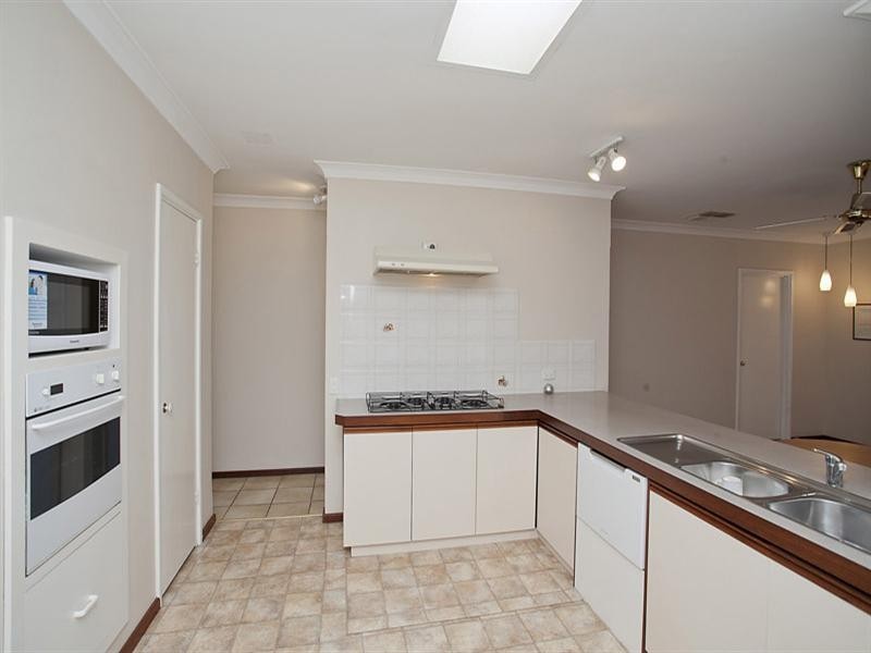 61 Regency Drive, Thornlie WA 6108