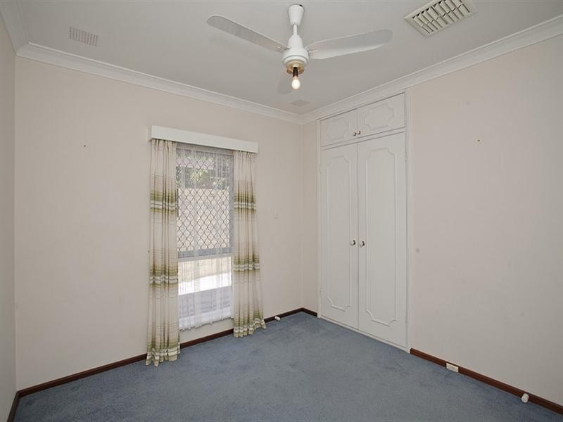 61 Regency Drive, Thornlie WA 6108