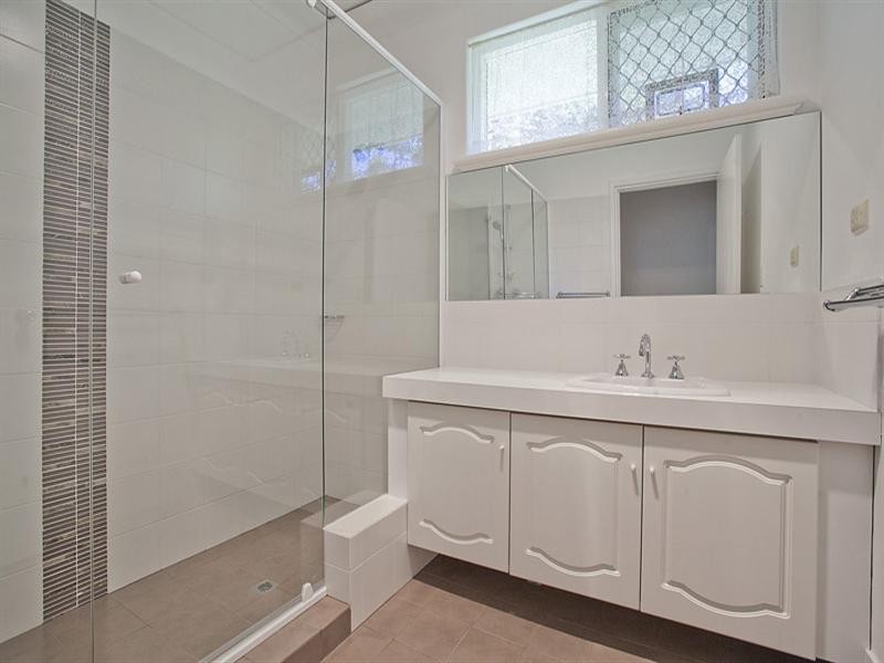 61 Regency Drive, Thornlie WA 6108