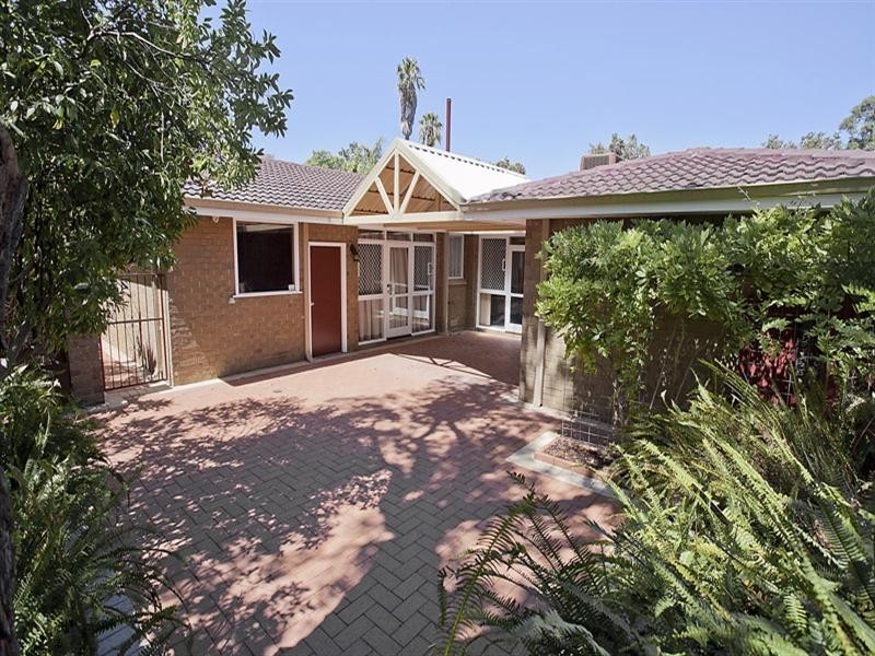 61 Regency Drive, Thornlie WA 6108