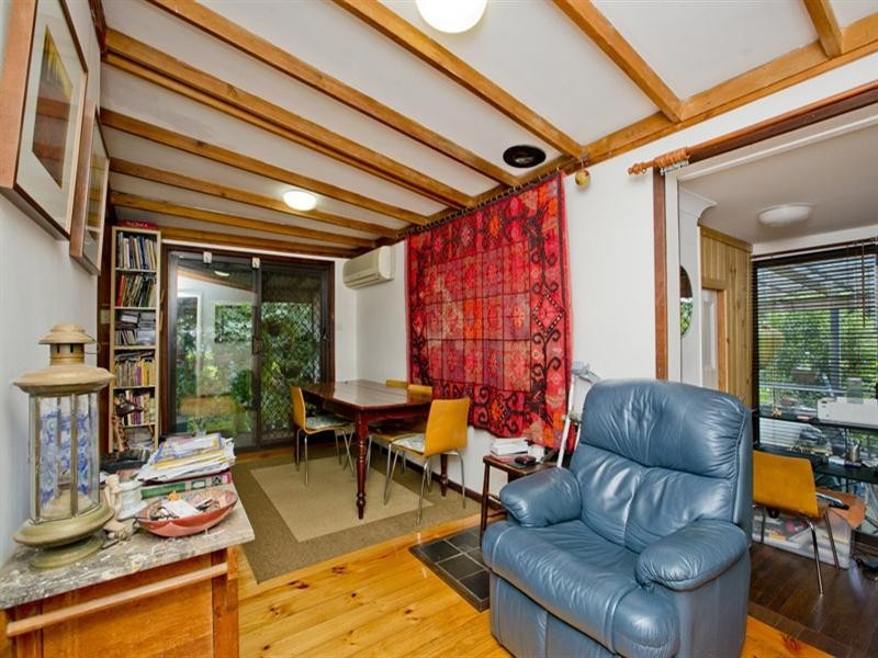 5 Nairn Road, Bickley WA 6076