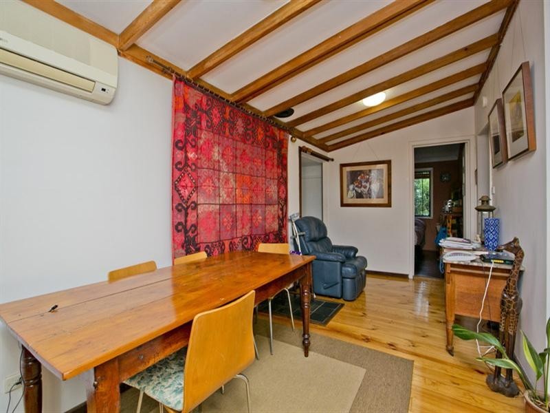 5 Nairn Road, Bickley WA 6076