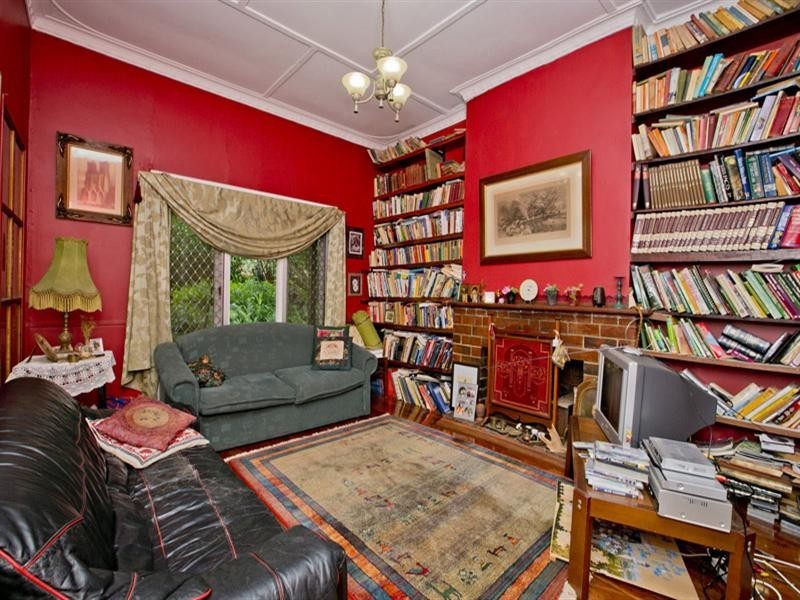 5 Nairn Road, Bickley WA 6076