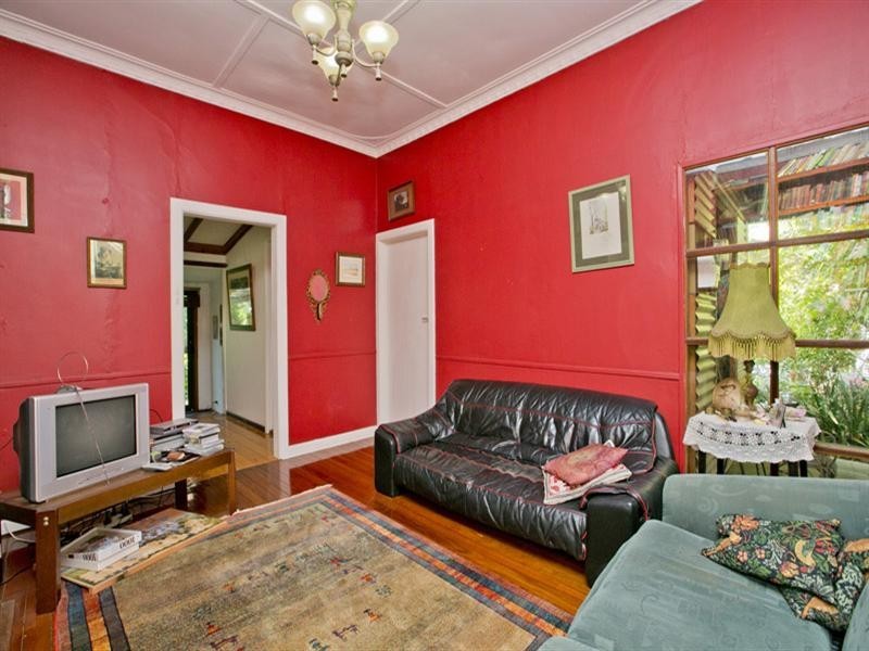 5 Nairn Road, Bickley WA 6076