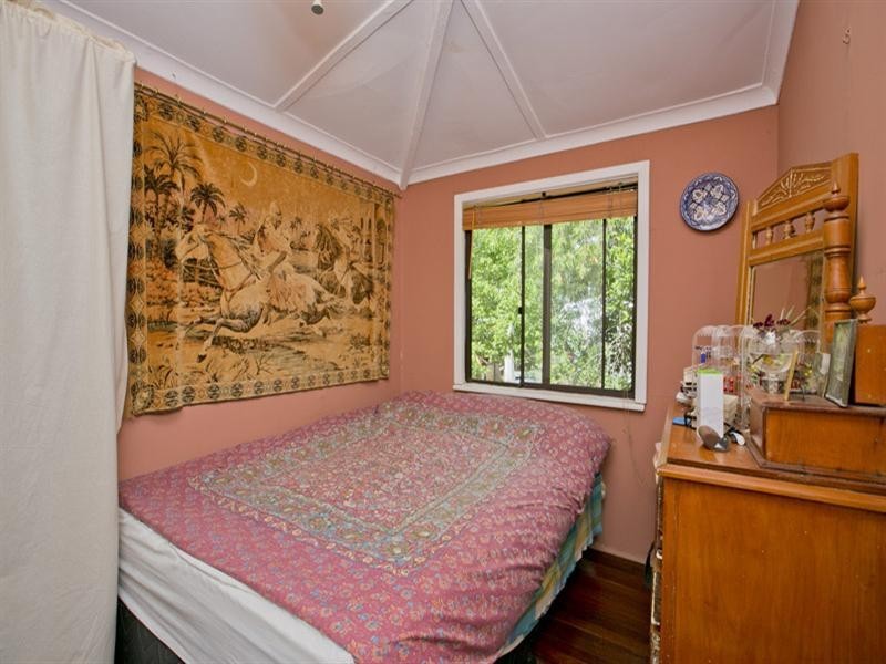 5 Nairn Road, Bickley WA 6076