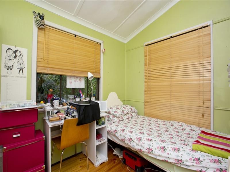 5 Nairn Road, Bickley WA 6076