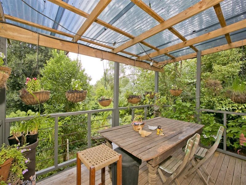 5 Nairn Road, Bickley WA 6076