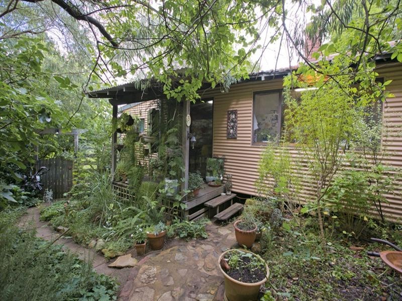 5 Nairn Road, Bickley WA 6076