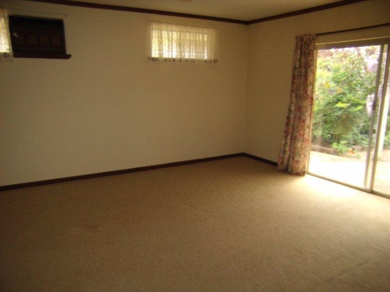 42 Railway Road, Kalamunda WA 6076