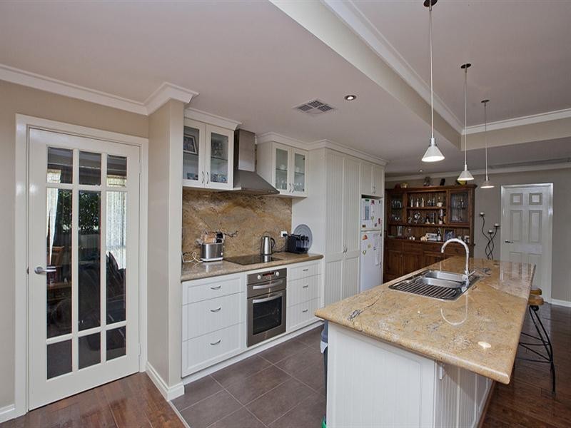 35 Coronilla Way, Forrestfield WA 6058