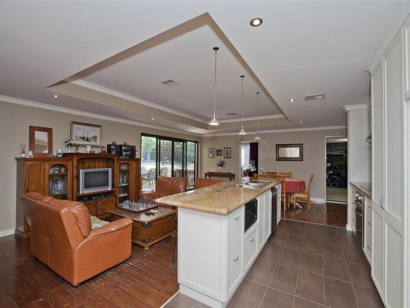 35 Coronilla Way, Forrestfield WA 6058