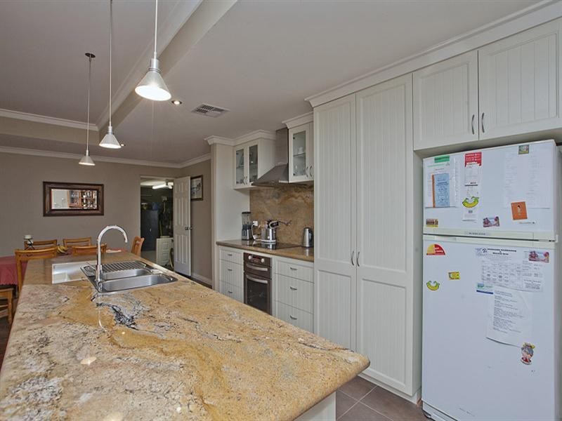 35 Coronilla Way, Forrestfield WA 6058