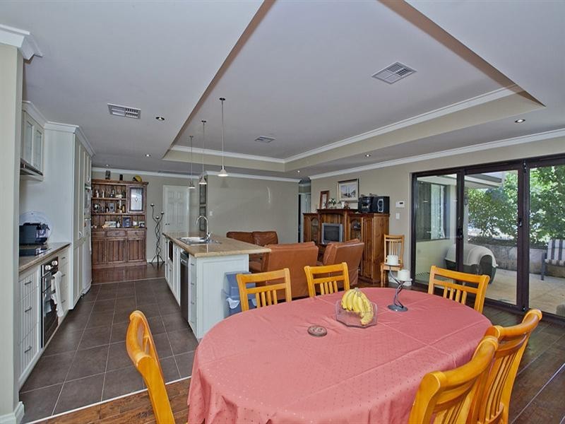 35 Coronilla Way, Forrestfield WA 6058