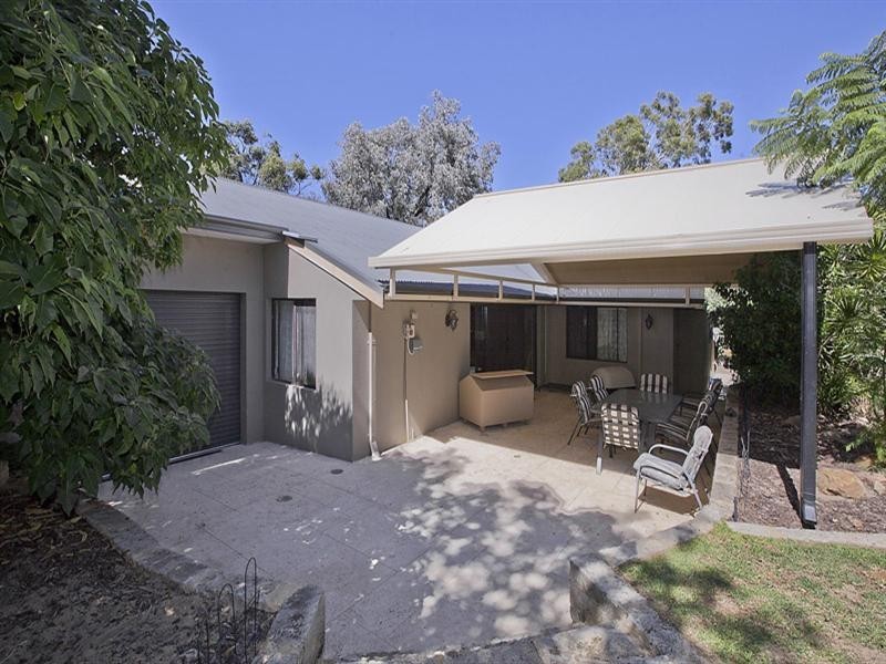 35 Coronilla Way, Forrestfield WA 6058