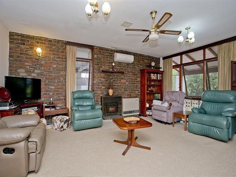 22 Headingly Road, Kalamunda WA 6076