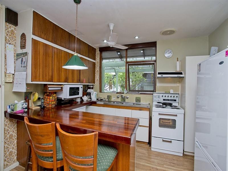 22 Headingly Road, Kalamunda WA 6076