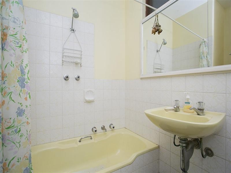 22 Headingly Road, Kalamunda WA 6076