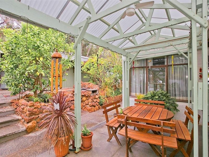 22 Headingly Road, Kalamunda WA 6076